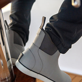 rogue wave rain and deck boots