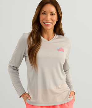Womens Americana Pursuit Performance V-Neck