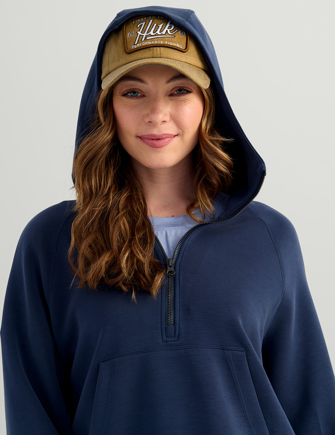 HUK Womens Bayside Pullover Crew Sweatshirt, Midweight Soft